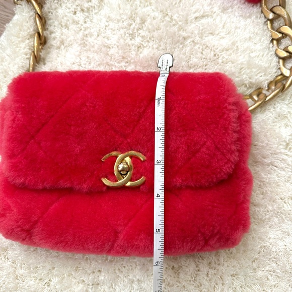 Chanel CC Quilted Shearling Chunky Chain Flap Bag - Picture 12 of 13